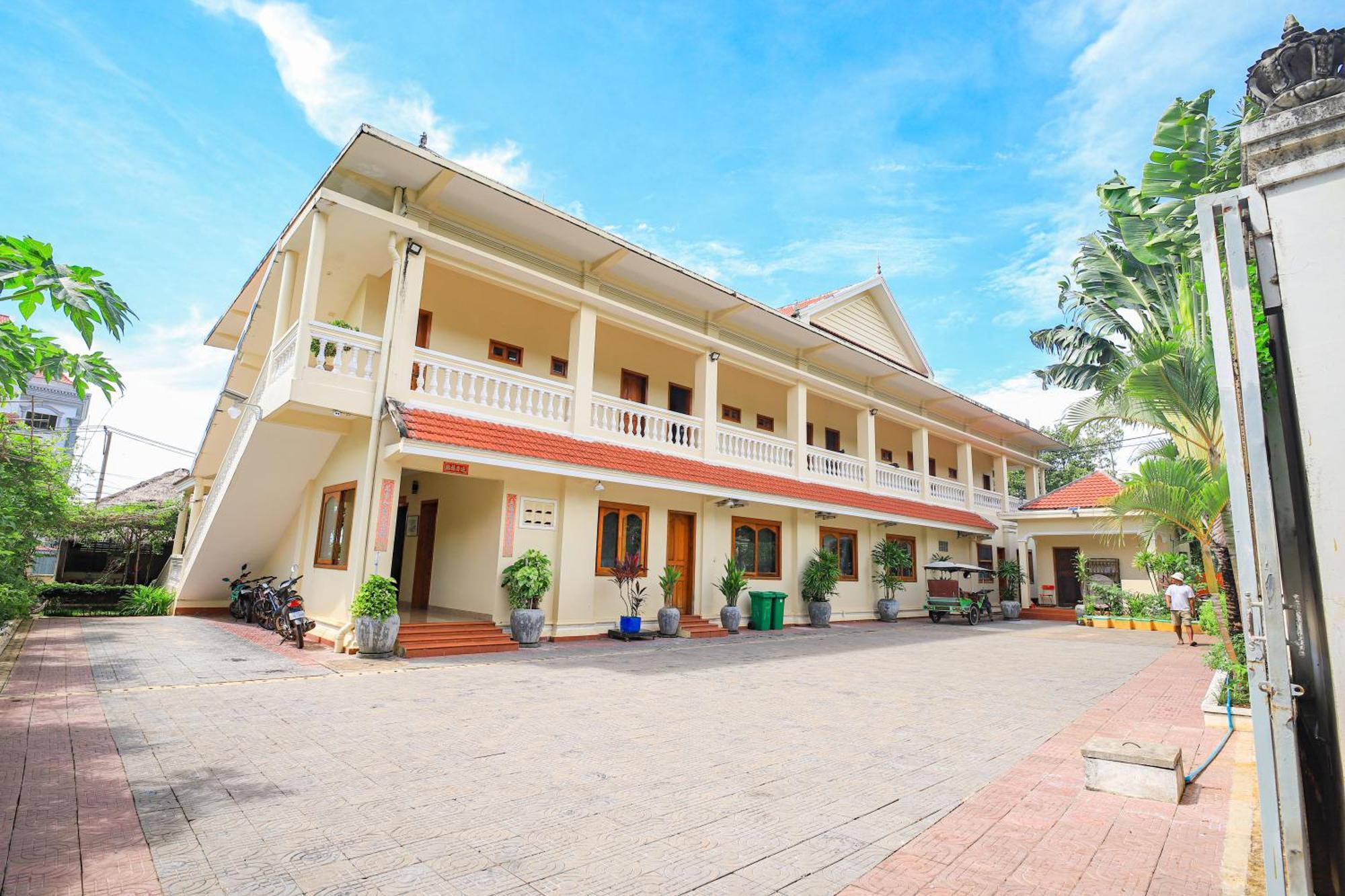 Riviera Hotel & Resort Kep Extérieur photo